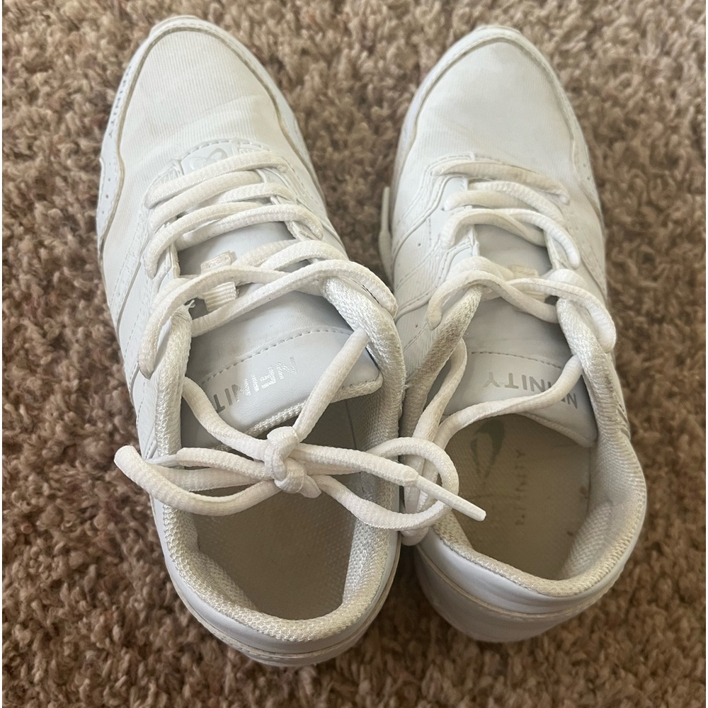 Nfinity Cheer Shoes Size 4 Youth